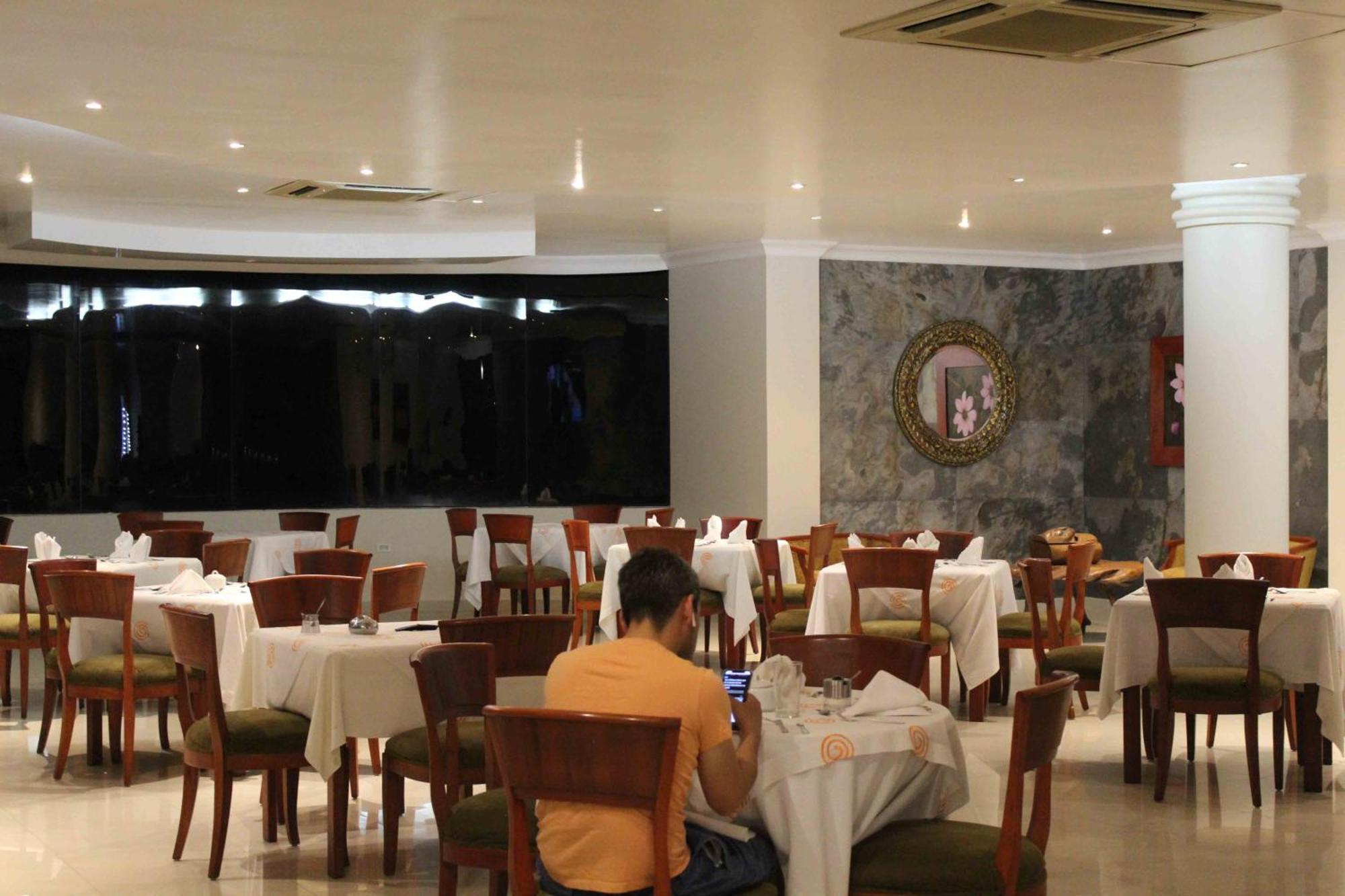 Gran Hotel De Lago - El Coca Puerto Francisco de Orellana Exteriér fotografie